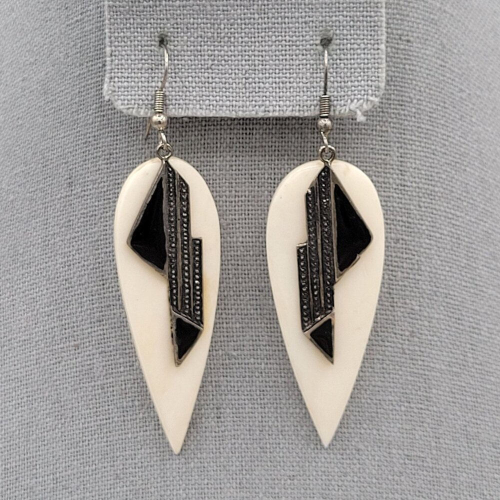 Cream Colored Plastic Dangle Hook Earrings Black Enamel Silver Tone Accents Vtg